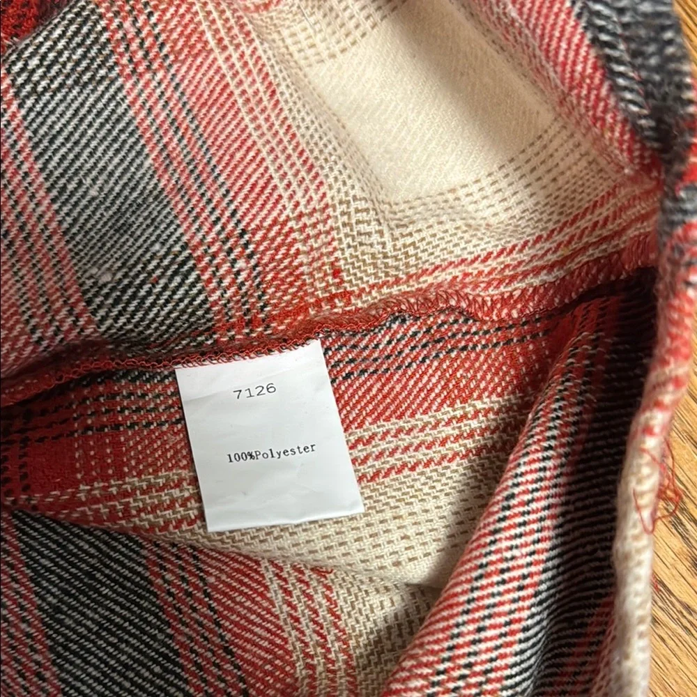 pretty garden NWT XL Red and Black Plaid SOFT FLANNEL Button-Up LONG SHACKET
